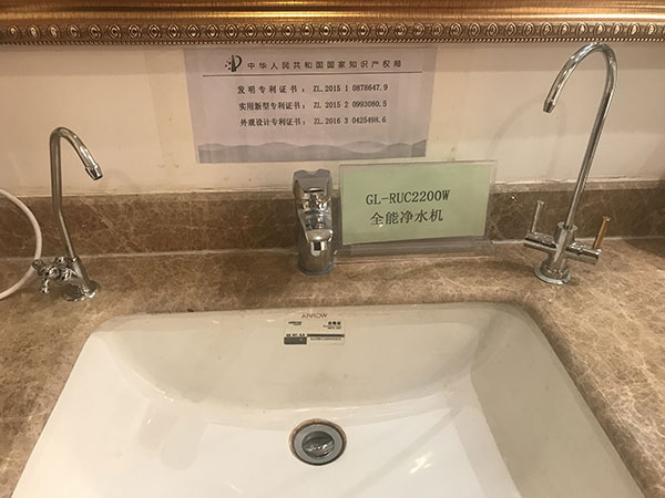 1097288413.jpg 1097288413.jpg